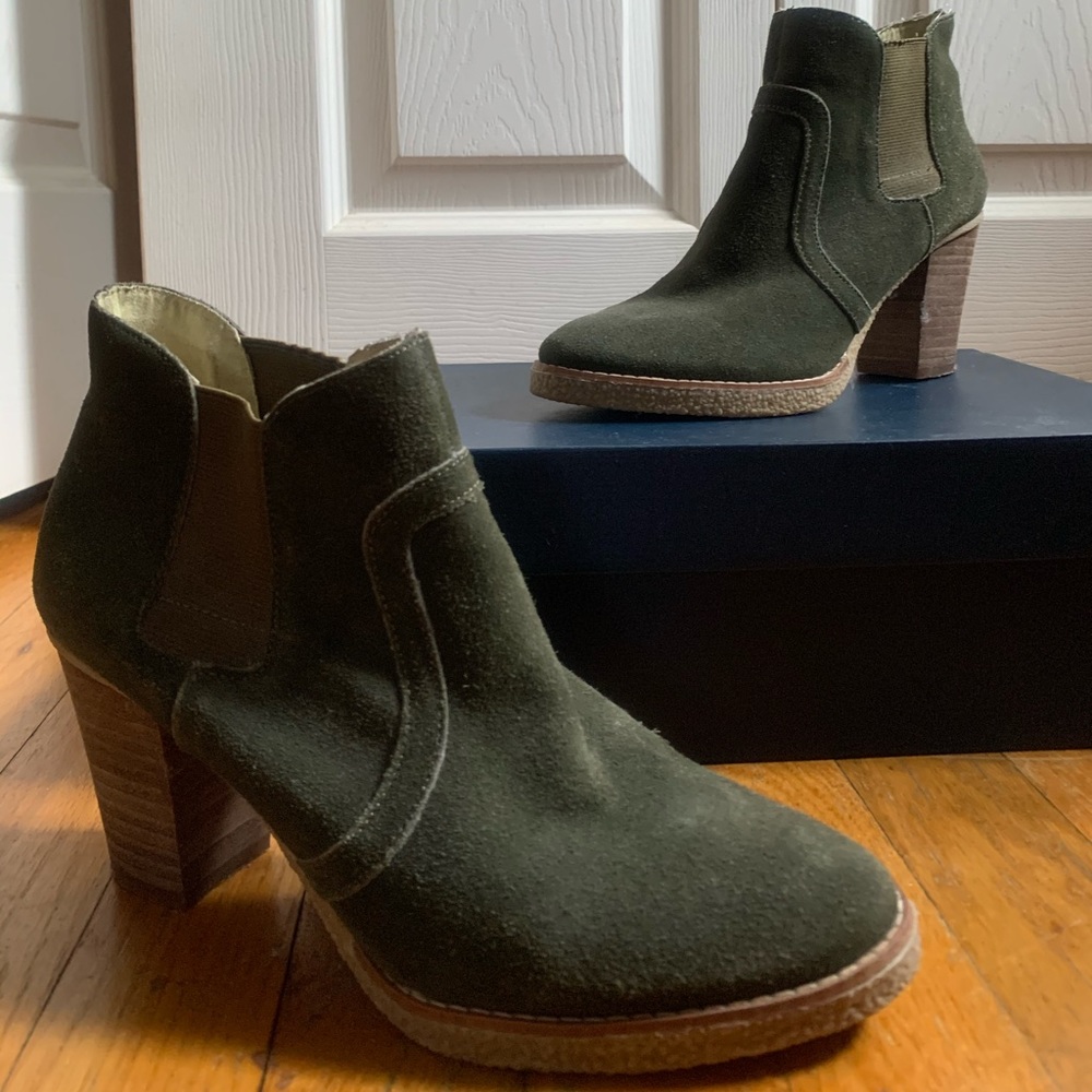 Chelsea Heel Bootie: Wet Moss